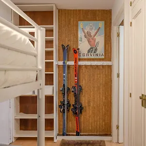 Escuela Cost Impala Plaza Apartamento